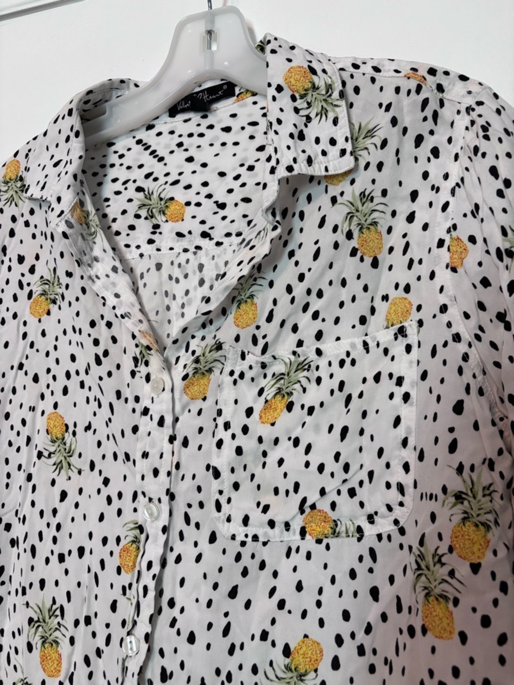 Velvet Heart White Button-Down Shirt with Yellow Pineapple Print Size Medium - Picture 4 of 10
